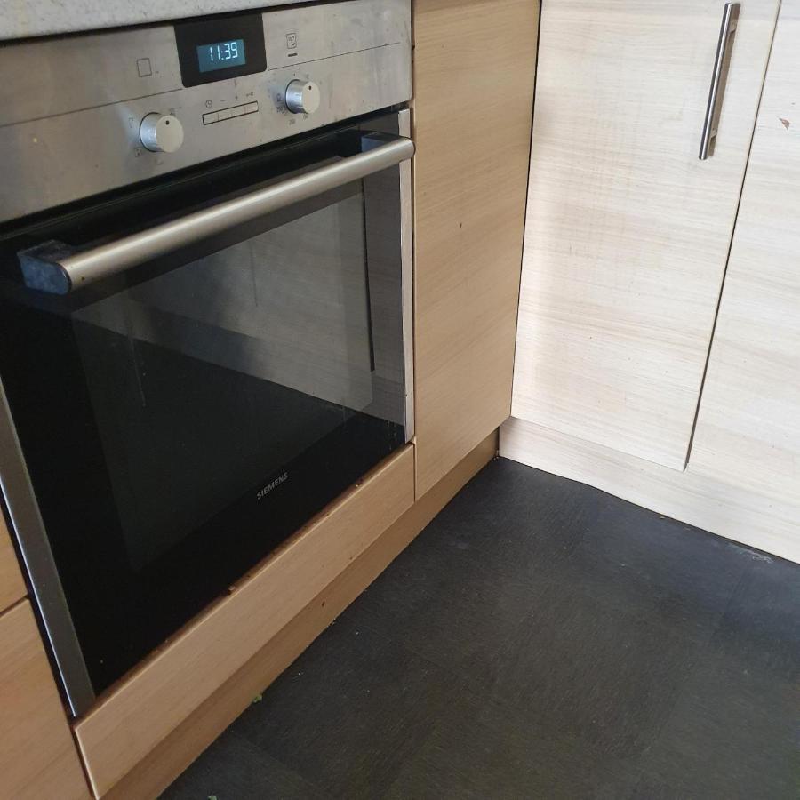 2-Bedroom Back Hilton Area Apartment - Ground Floor, Aberdeen City Center المظهر الخارجي الصورة