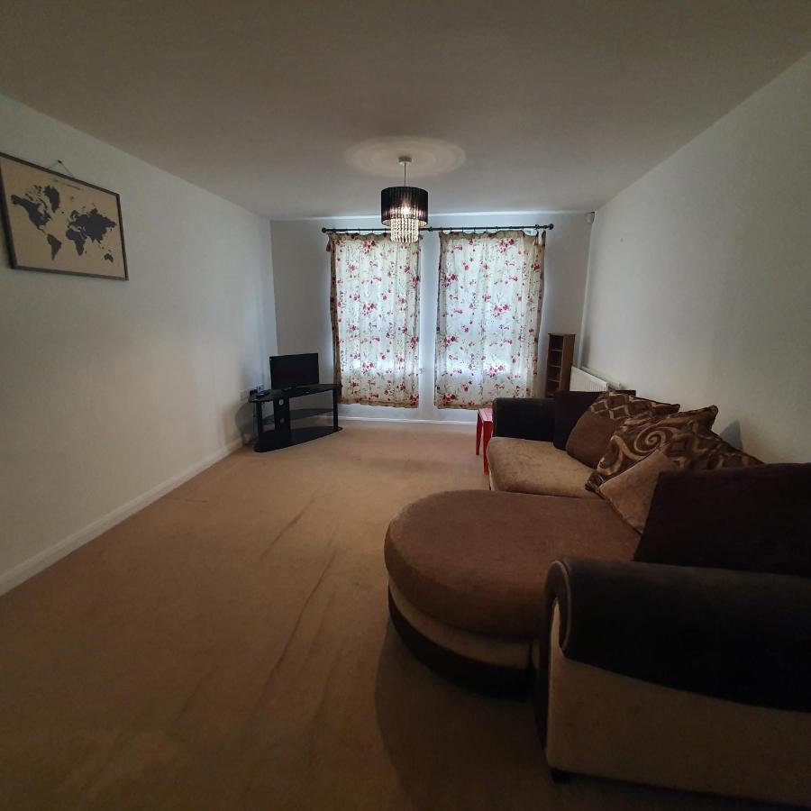 2-Bedroom Back Hilton Area Apartment - Ground Floor, Aberdeen City Center المظهر الخارجي الصورة